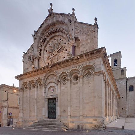 Svegliarsi Nei Borghi - La Patronale Panzió Troia Kültér fotó