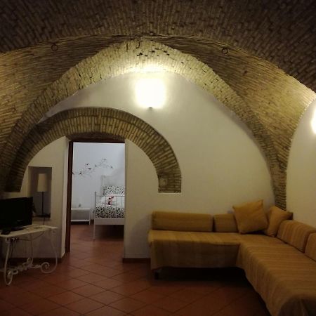 Svegliarsi Nei Borghi - La Patronale Panzió Troia Kültér fotó
