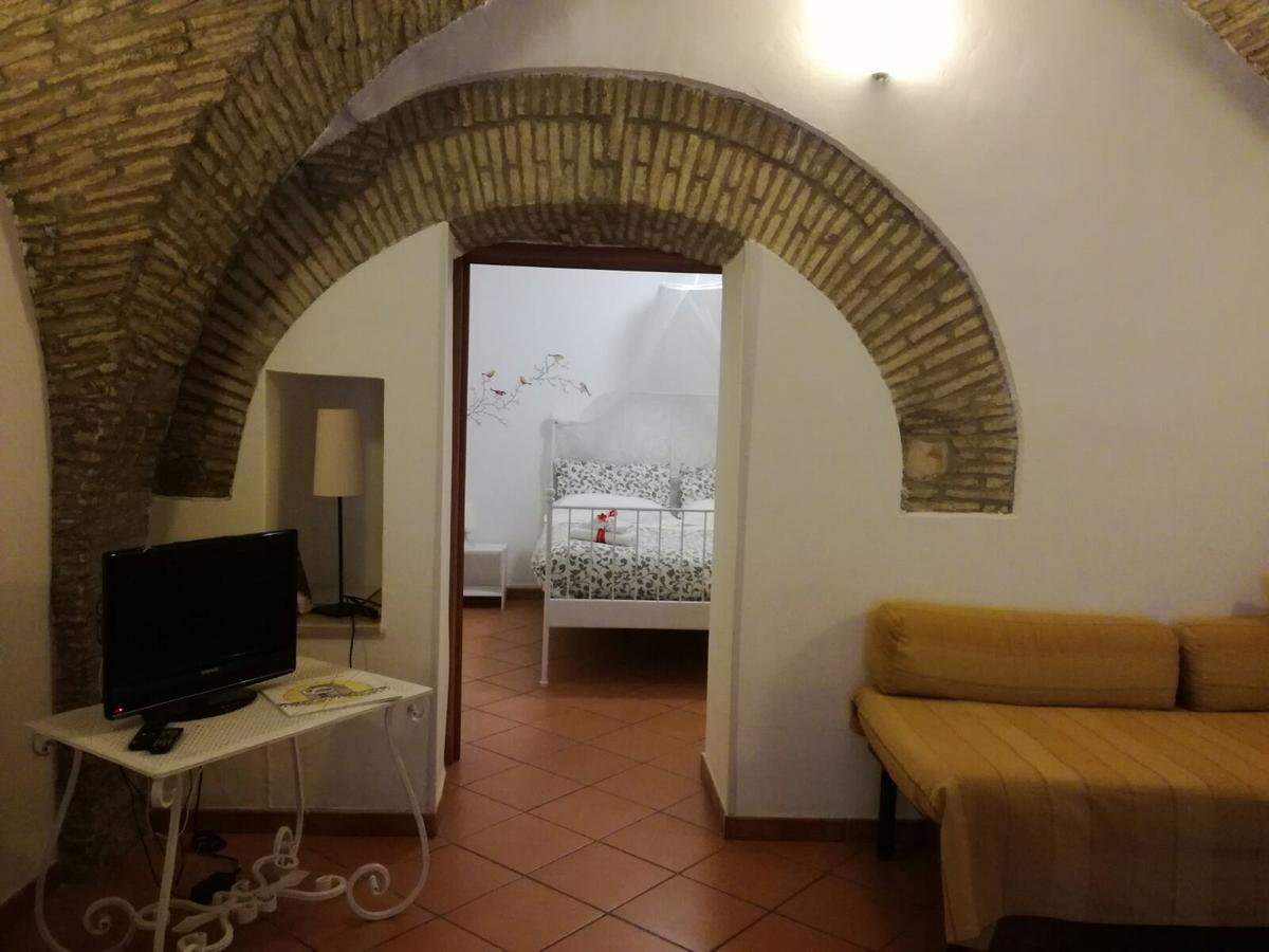 Svegliarsi Nei Borghi - La Patronale Panzió Troia Kültér fotó